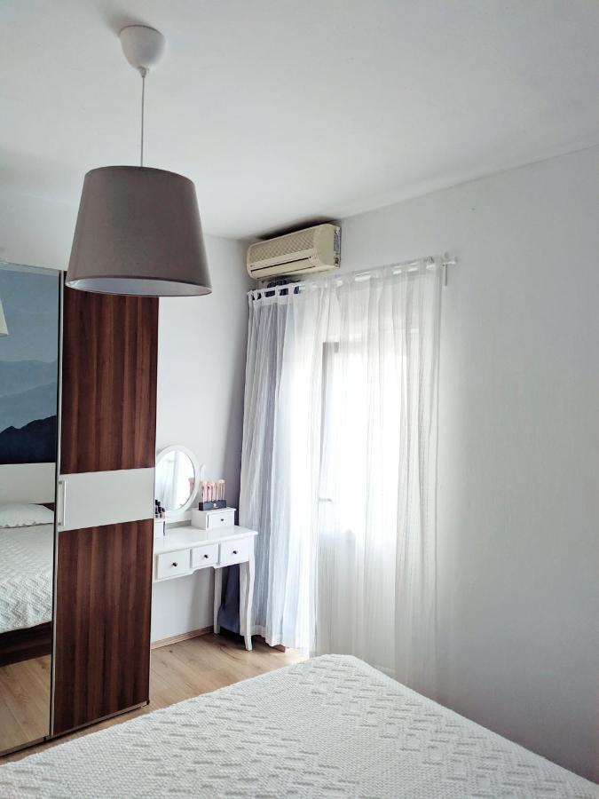 Modern Apartment With 3 Bedrooms Makarska Bagian luar foto