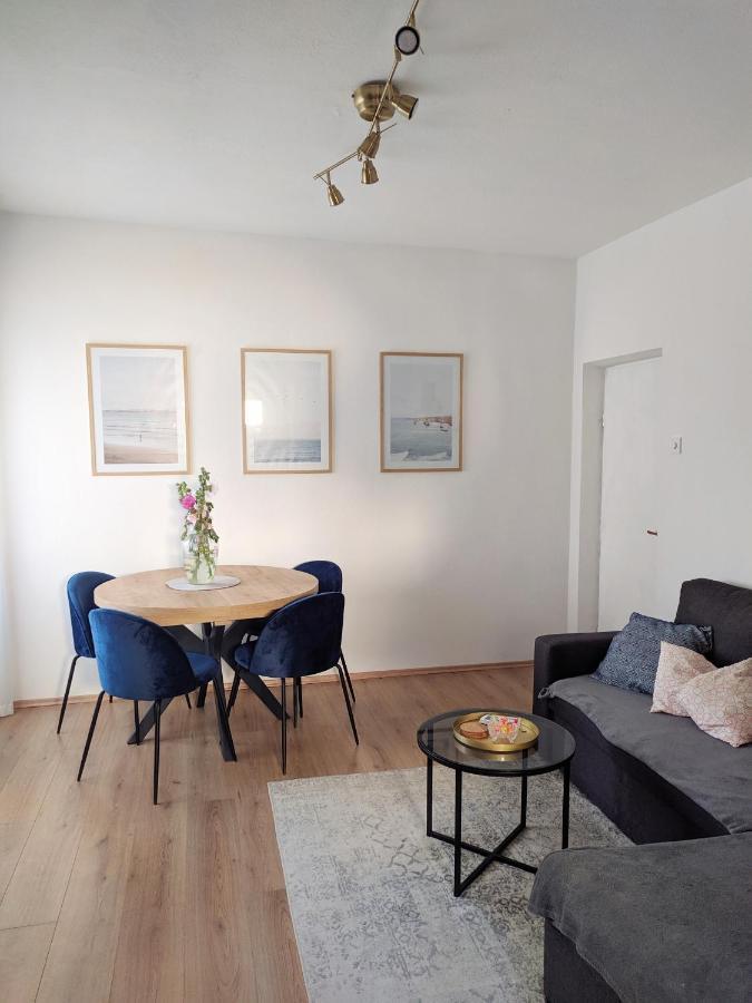 Modern Apartment With 3 Bedrooms Makarska Bagian luar foto