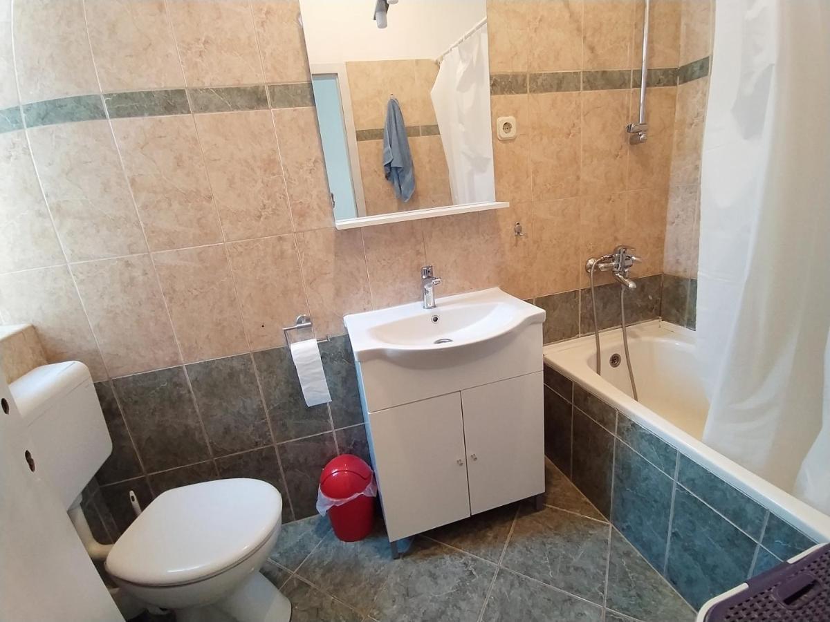 Modern Apartment With 3 Bedrooms Makarska Bagian luar foto